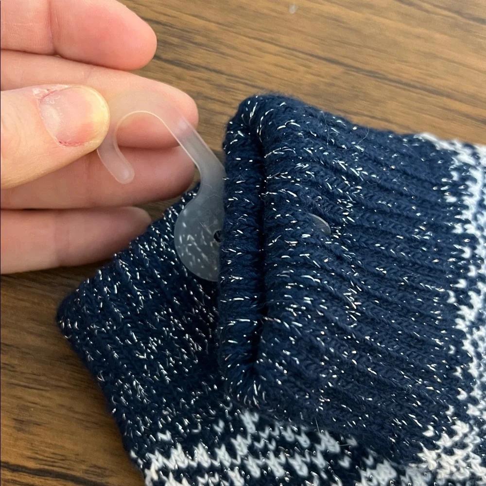 Glitter Thread Navy and White Knit‎ Gloves- OS